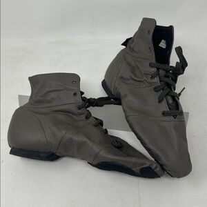 Sansha In First Position jazz boots. Split sole. 11 M on sole.